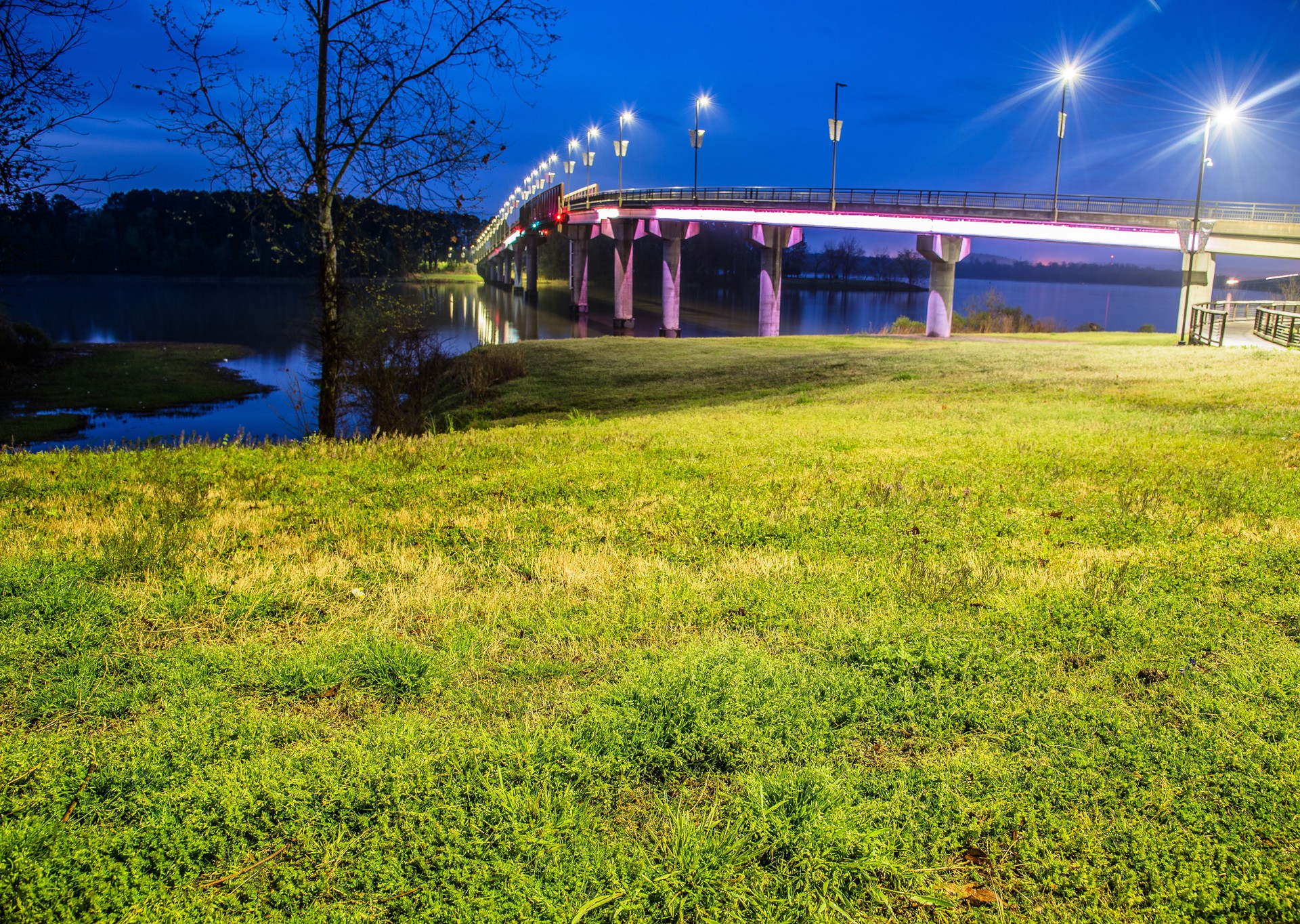 Two rivers park bridge, this is how looked at night. Located at Arkansas, USA